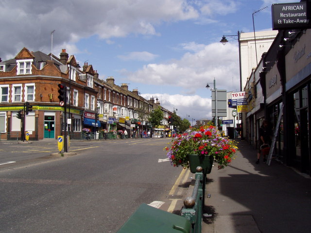 Lea Bridge Road Leyton © Richard Dunn cc-by-sa/2.0 :: Geograph Britain ...