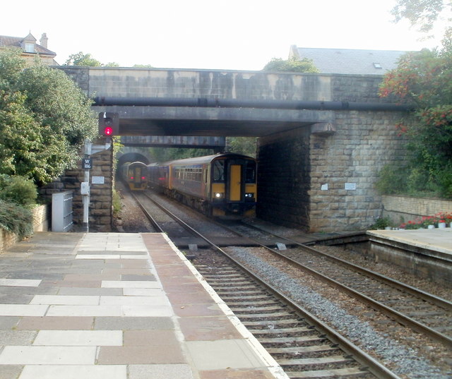 Departure and arrival, Bradford-on-Avon railway station
