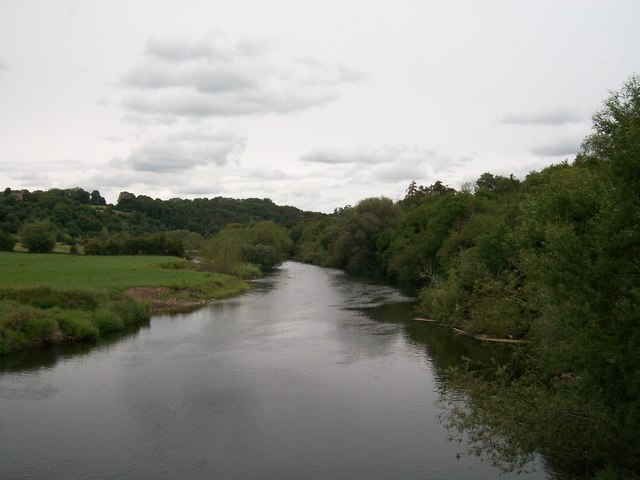 The Boyne downstream of the Bru na Boinne bridge