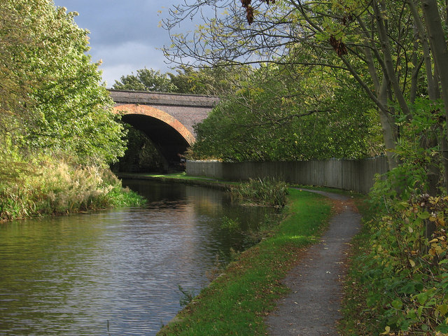 Deighton - Huddersfield Canal to west of... © Dave Bevis :: Geograph ...