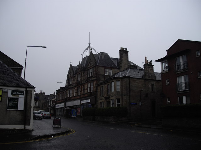 Main St, West Calder © John Lord cc-by-sa/2.0 :: Geograph Britain and ...