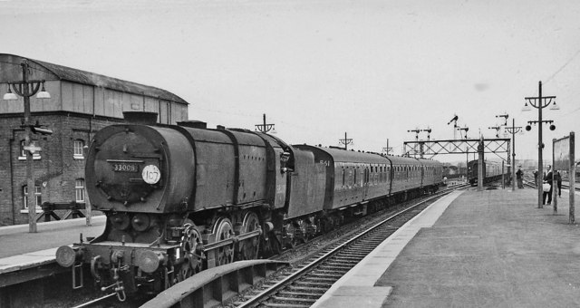 West end of Basingstoke station, with... © Ben Brooksbank cc-by-sa/2.0 ...