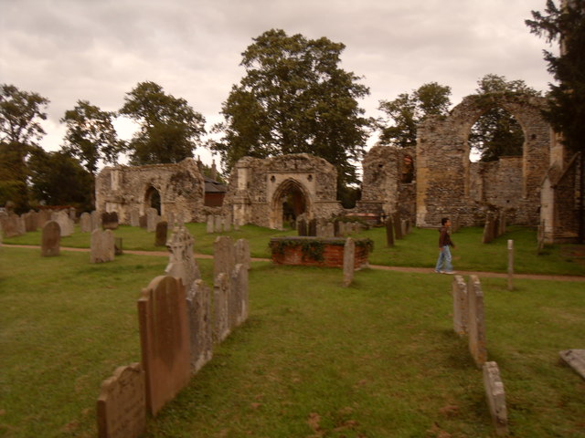 Ruined church,  Bungay