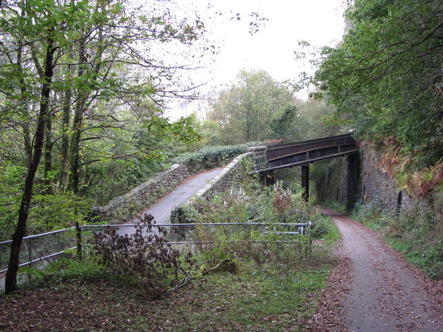 Shop Road bridge, Varteg © Gareth James cc-by-sa/2.0 :: Geograph ...