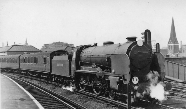 Charing Cross - Margate express at... © Ben Brooksbank :: Geograph ...