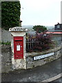 Scalloway: postbox № ZE2 18, Meadowfield Road