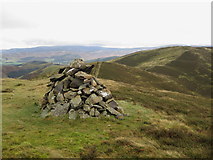 NT1338 : Summit cairn, Hammer Head by Jim Barton