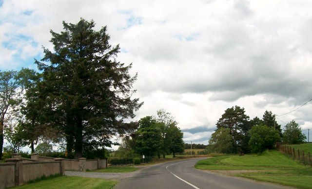 Bend in the R164 north of Boggan Cross Roads