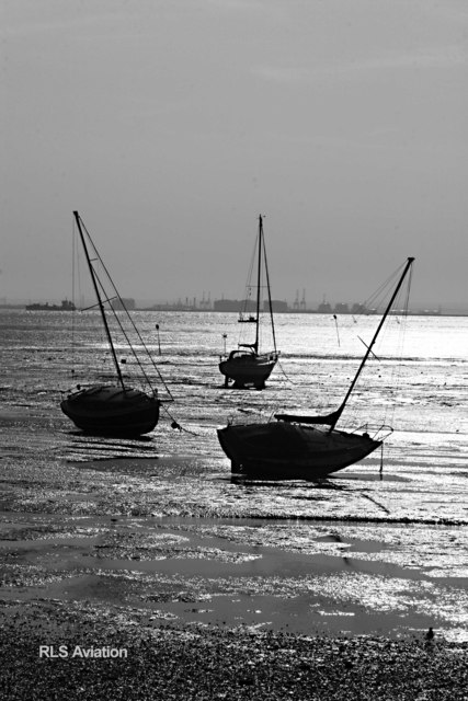 Grounded Yachts © Richard Smith cc-by-sa/2.0 :: Geograph Britain and ...