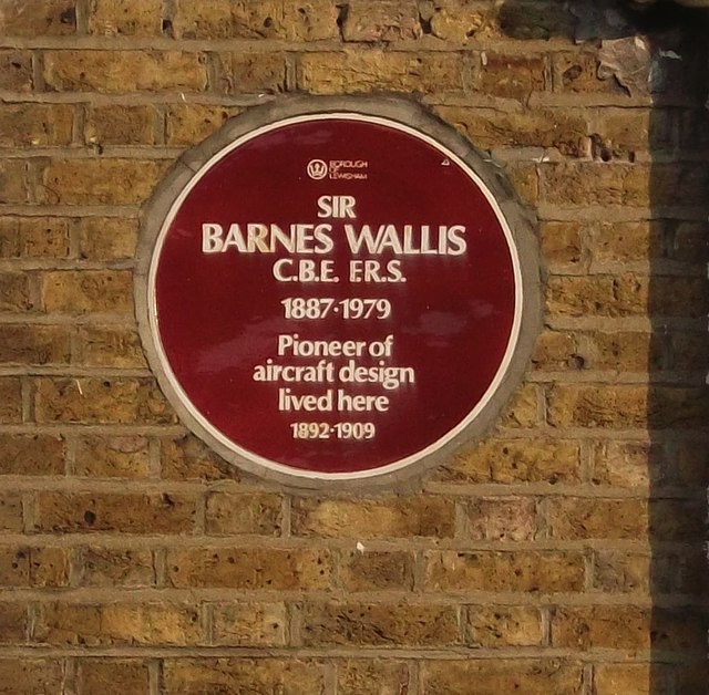 Sir Barnes Wallis Red Plaque