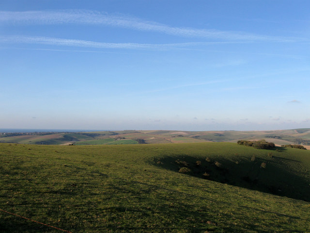 Itford Hill © Simon Carey cc-by-sa/2.0 :: Geograph Britain and Ireland