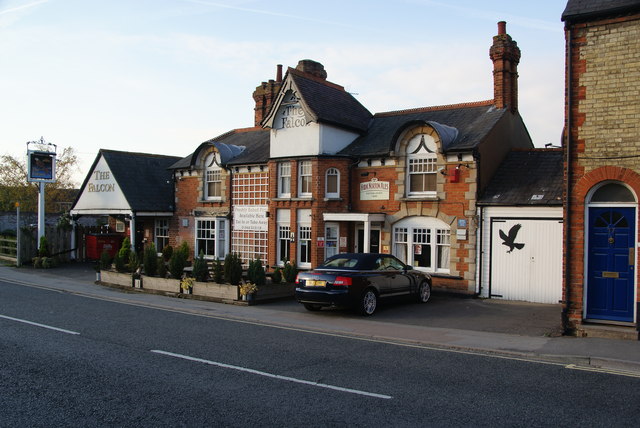 The Falcon, Thame © Bill Boaden cc-by-sa/2.0 :: Geograph Britain and ...