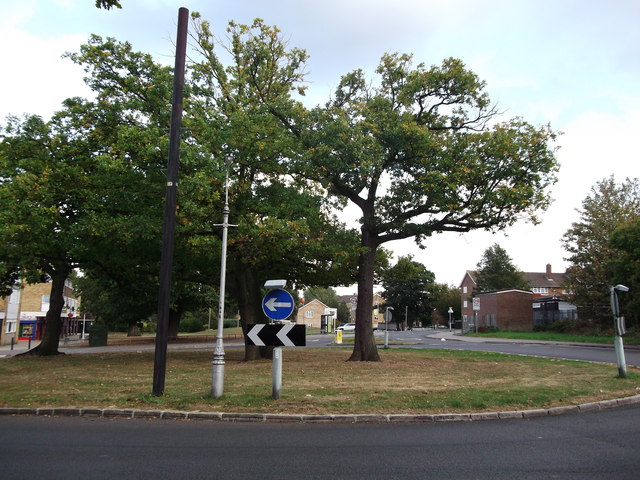 Roundabout on Bridle Road, Spring Park