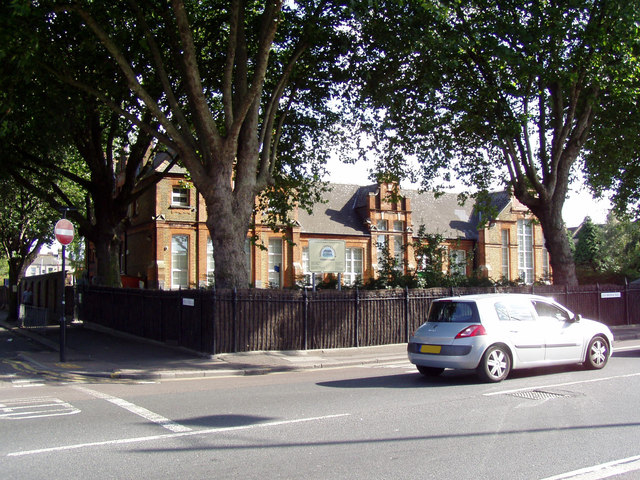 Sybourn Primary School Leyton © Richard Dunn cc-by-sa/2.0 :: Geograph ...