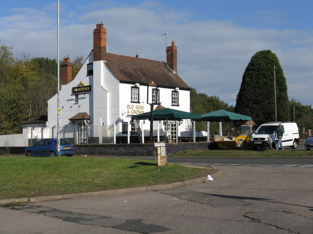 Old Rose & Crown pub, Worcester Road,... © Peter Whatley cc-by-sa/2.0 ...