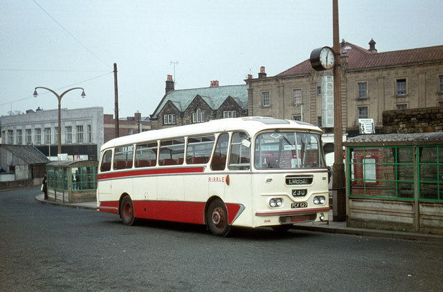 Embsay bus at Skipton © Alan Murray-Rust cc-by-sa/2.0 :: Geograph ...