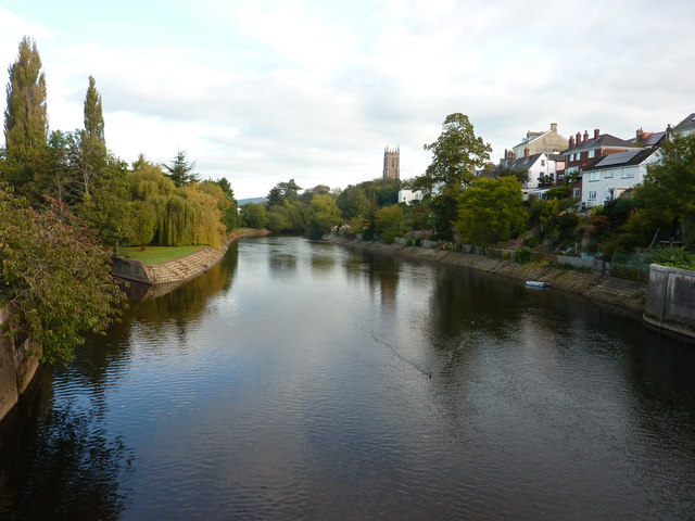 River Exe, Tiverton © Tom Jolliffe cc-by-sa/2.0 :: Geograph Britain and Ireland