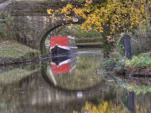 Huddersfield Narrow Canal, Uppermill