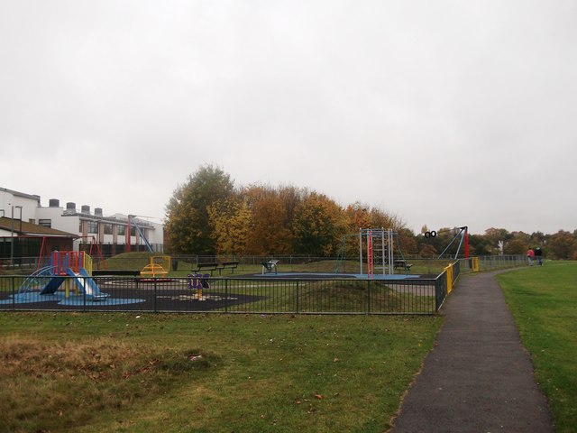 Recreational Ground, Norbury Park © David Anstiss cc-by-sa/2.0 ...