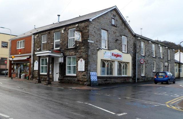 Fagins Ton Pentre © Jaggery cc-by-sa/2.0 :: Geograph Britain and Ireland