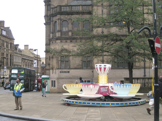Teacup ride by Sheffield Town Hall 