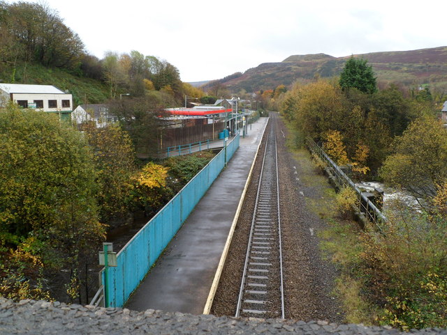 Ton Pentre railway station viewed from... © Jaggery :: Geograph Britain ...