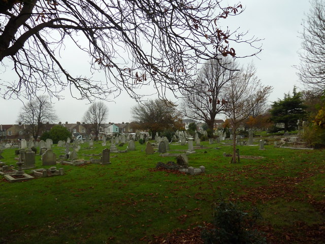 An autumnal walk through Highland Road Cemetery (23)