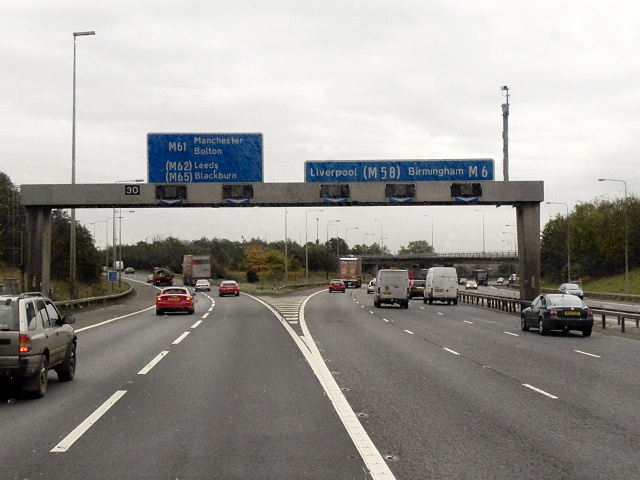 Southbound M6, Junction 30