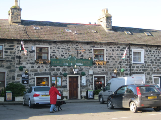 Tafarn Y Cnu Aur The Golden Fleece Inn C Alan Fryer Cc By Sa 2 0 Geograph Britain And Ireland