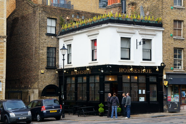 The Horseshoe, Clerkenwell, London © Peter Trimming cc-by-sa/2.0 ...