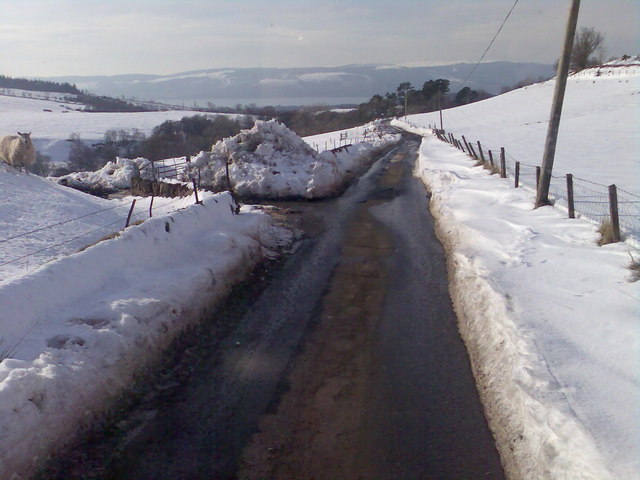 Road west from Loch Thom