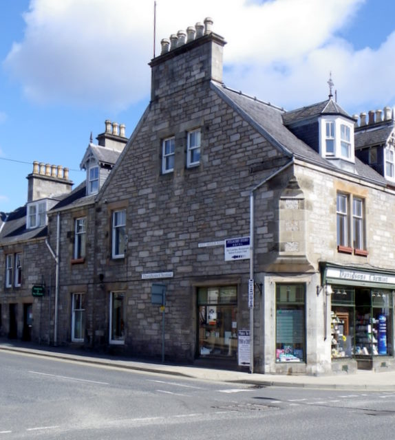 Davidson's Chemist, Pitlochry © Maigheach-gheal cc-by-sa/2.0 ...