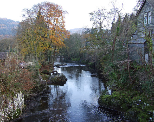 Looking down stream from Pont y Pair