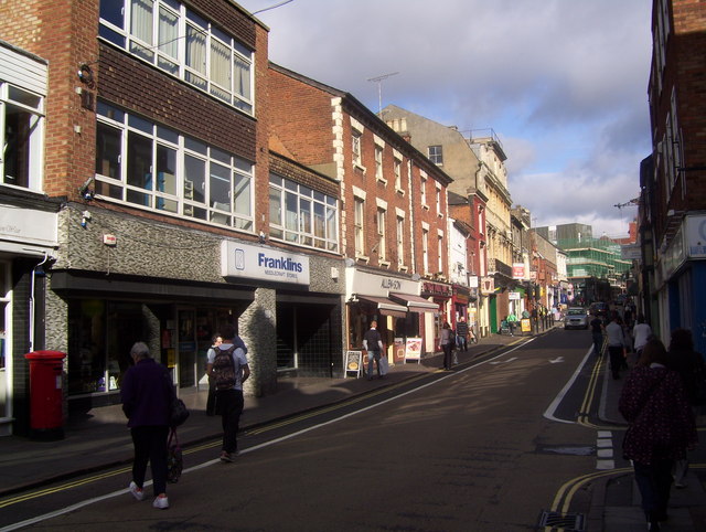 Queen Street, Colchester © Martin Speck cc-by-sa/2.0 :: Geograph ...