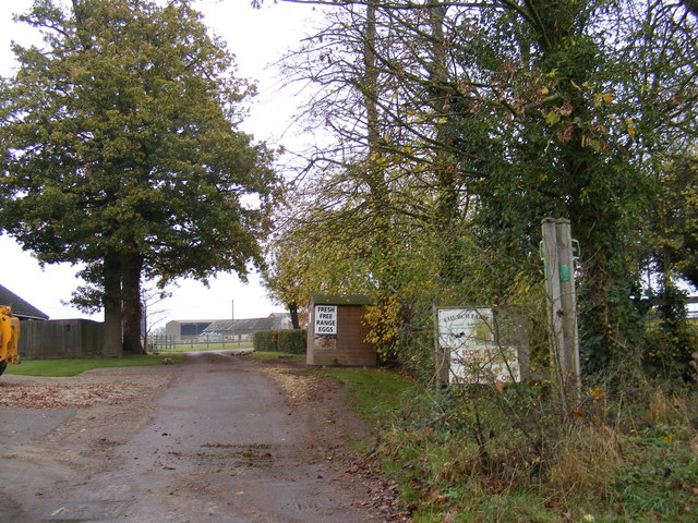 The entrance to Church Farm & footpaths to Redlingfield Road & B1077