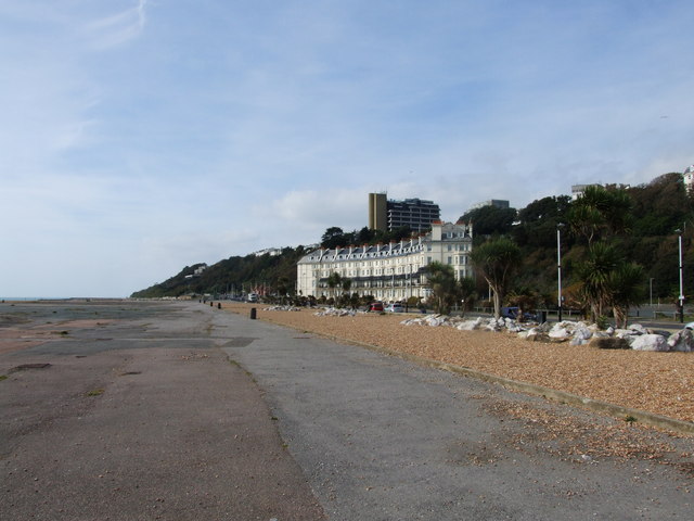 Folkestone Seafront © Chris Whippet cc-by-sa/2.0 :: Geograph Britain ...