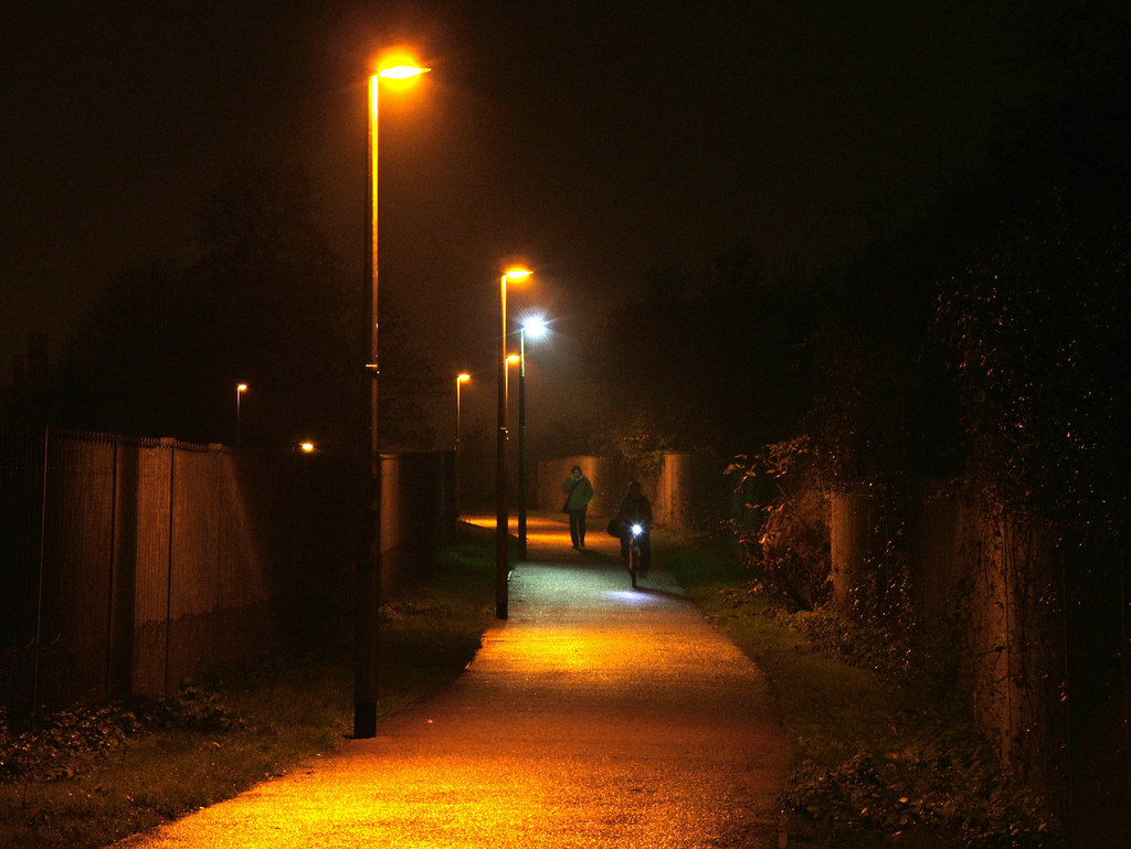 Odd one out, LED streetlight © John Goldsmith cc-by-sa/2.0 :: Geograph ...