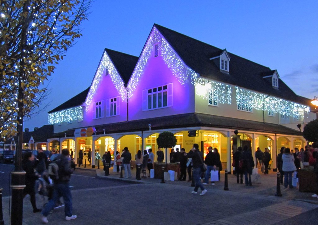 Christmas at Bicester Village Outlet... © P L Chadwick Geograph