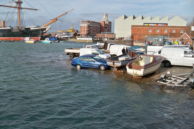 high-tide-at-portsmouth-hard-colin-babb-cc-by-sa-2-0-geograph