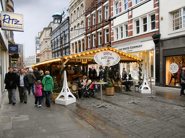 Manchester Christmas Markets, King... © David Dixon Cc-by-sa/2.0 ...