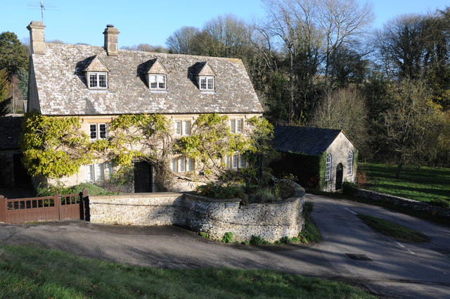 Cottage in Duntisbourne Abbots © Philip Halling cc-by-sa/2.0 ...