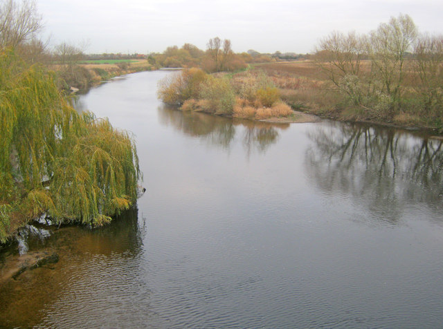 River Trent at Kelham Bridge © Trevor Rickard :: Geograph Britain and ...