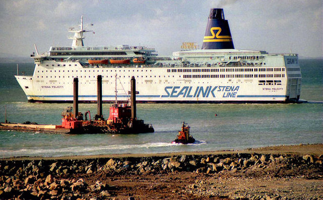 The "Stena Felicity" at Rosslare (2)