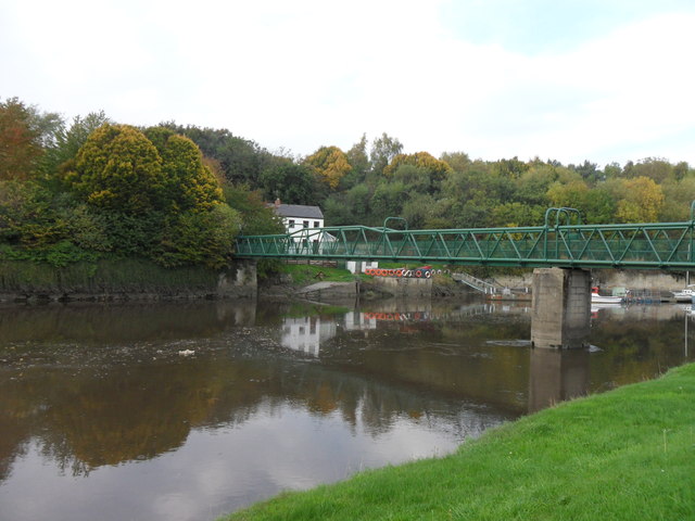 Cox Green Footbridge © Anthony Foster :: Geograph Britain and Ireland