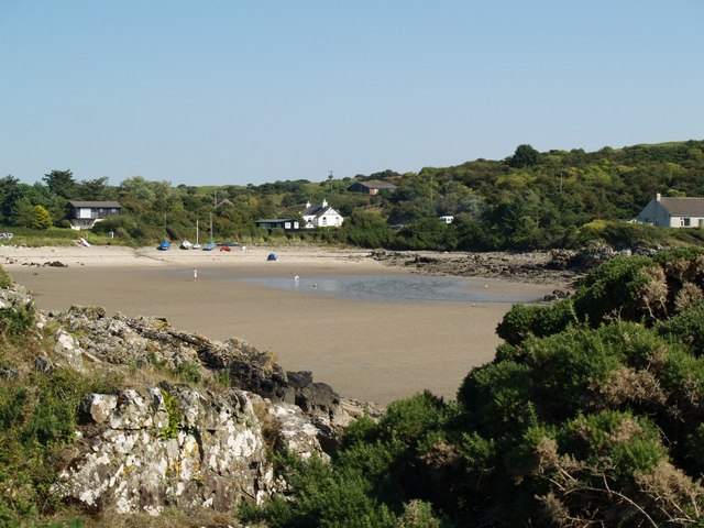 Carrick Bay © James Bell cc-by-sa/2.0 :: Geograph Britain and Ireland