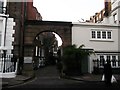 Cornwall Mews South, West Arch, South Kensington 