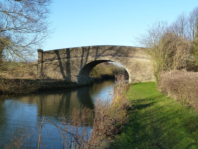 Bridge 58, Grand Junction Canal © Mr Biz :: Geograph Britain and Ireland