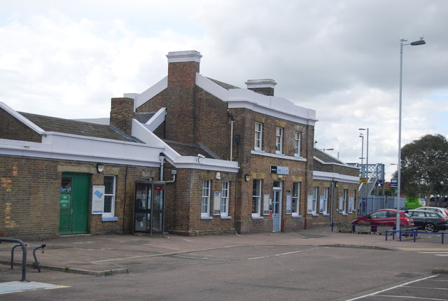 Deal Station © N Chadwick cc-by-sa/2.0 :: Geograph Britain and Ireland