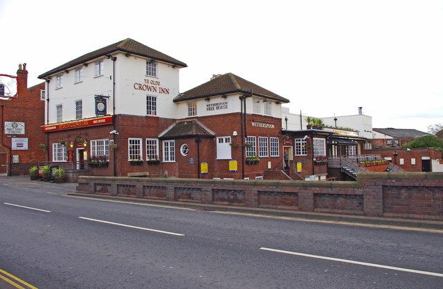 Ye Olde Crown Inn (1), 9 Bridge Street,... © P L Chadwick :: Geograph ...