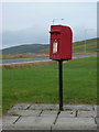 HU3568 : Brae: postbox № ZE2 83, Lingapund by Chris Downer